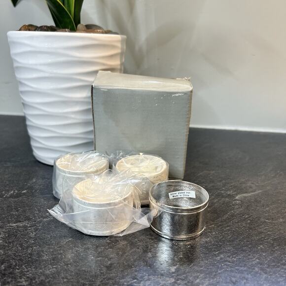 4- Vintage‎ 1” Round Napkin Rings Silverplate On Iron - Picture 2 of 7